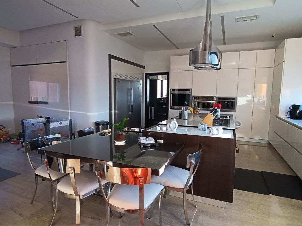 277240 VENTA ESPECTACULAR PENT HOUSE 3 niveles 800m2, Urbanización El Bosque. valencia, estado carab