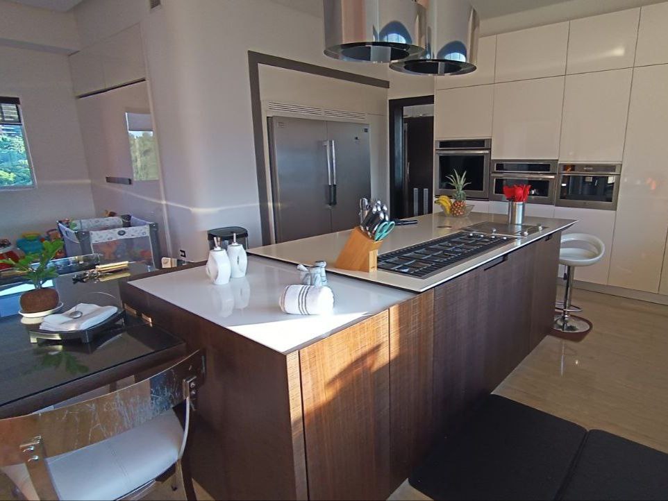 277240 VENTA ESPECTACULAR PENT HOUSE 3 niveles 800m2, Urbanización El Bosque. valencia, estado carab