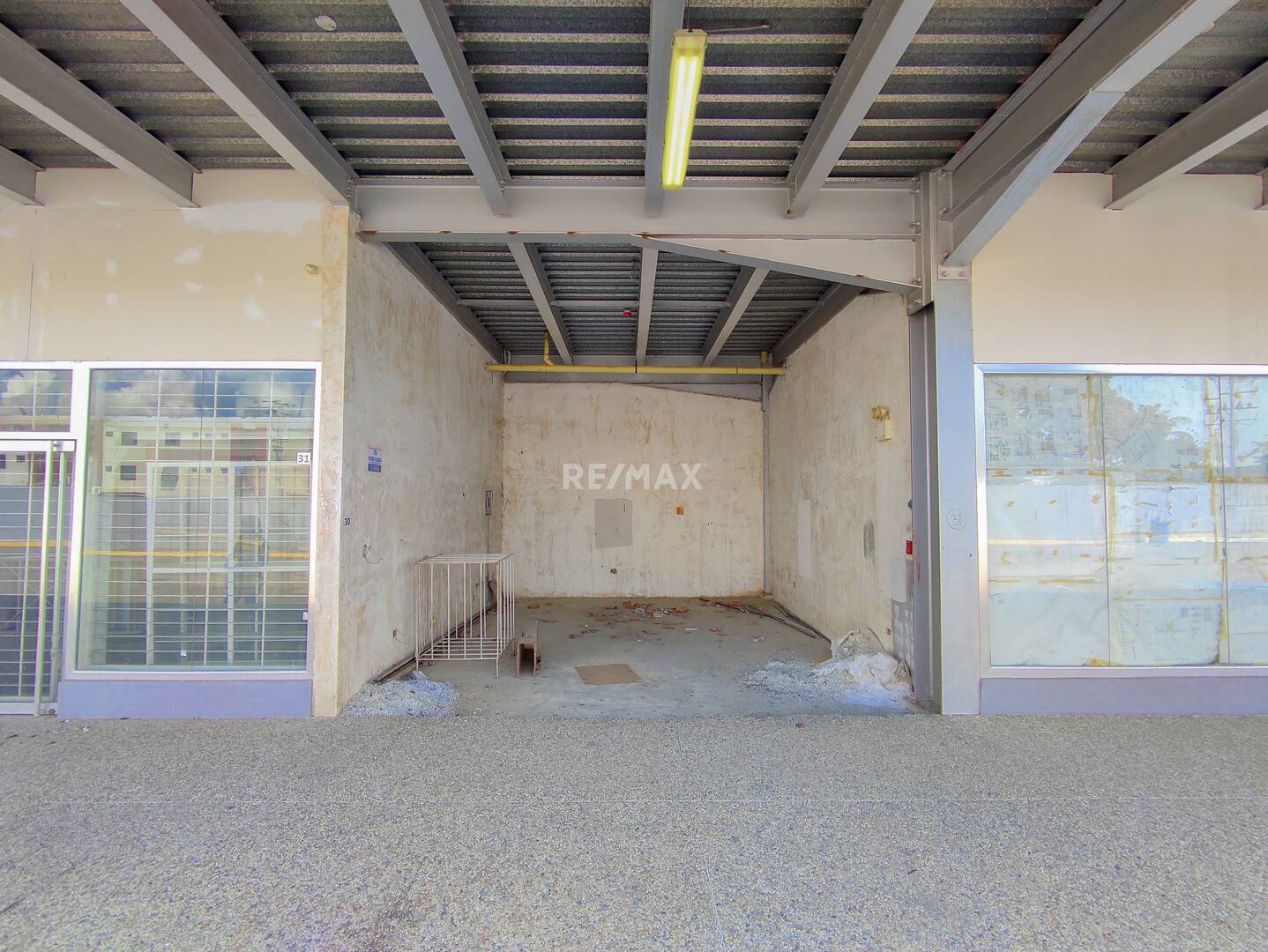 278066  Local en Venta Comercial. 33m2 en Obra Gris C.C. Prisma, Ciudad Alianza , Gua
